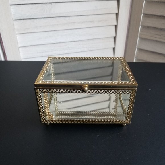 Jewelry box - Picture 2 of 3
